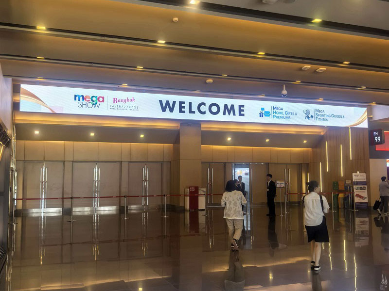 QINGDAO RGS skinner på Thailand Mega Show 2025 med Brightness Tote Bag og emballageprodukter